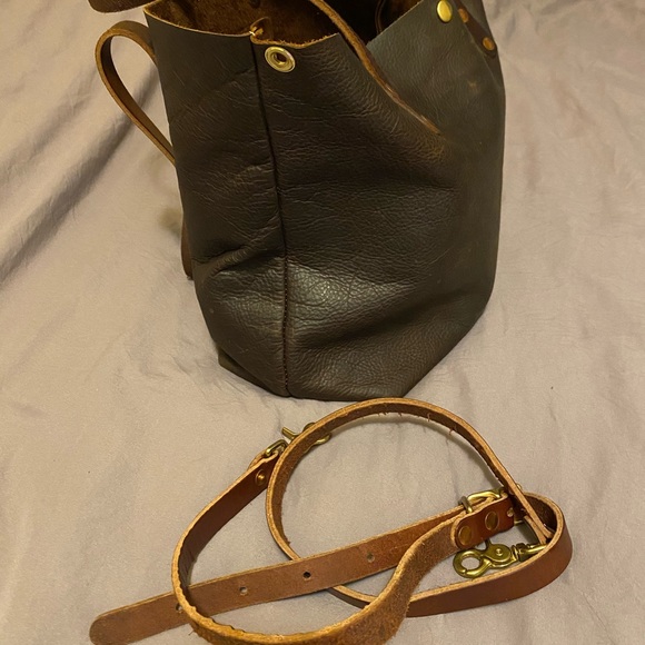 kmm&co brown kodiak tote - Picture 2 of 4
